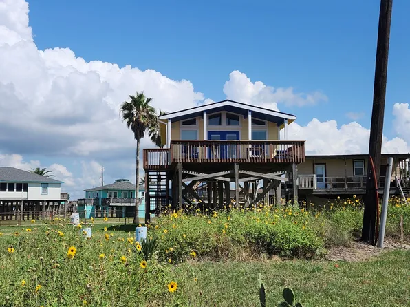 819 Sea Shell Rd, Surfside Beach, TX 77541