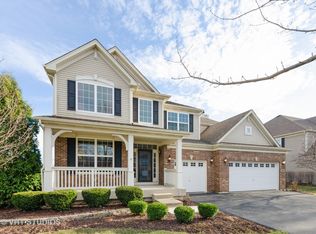 425 Columbia Ln, Gilberts, IL 60136