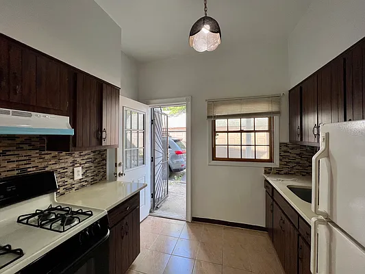 Rented by Oxford Property Group | media 13