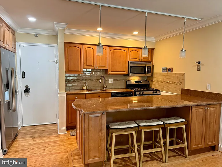9300 Atlantic Ave #204 — Photo 6