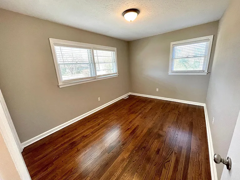 102 Hawthorne St — Photo 19
