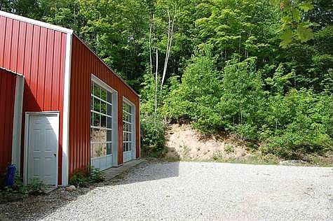 Huge Barn - Wooded Surroundings!