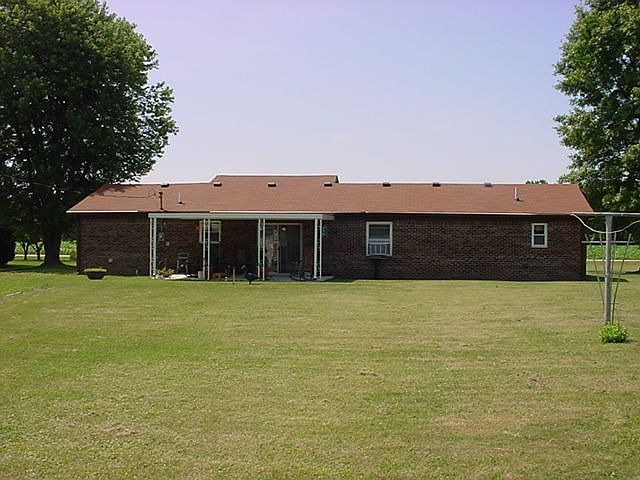 2nd image of 2614 E County Road 400 S
