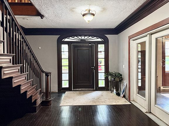 2nd image of 54 Ridgewood Pl