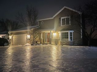 107 S Creekside Trl, McHenry, IL 60050