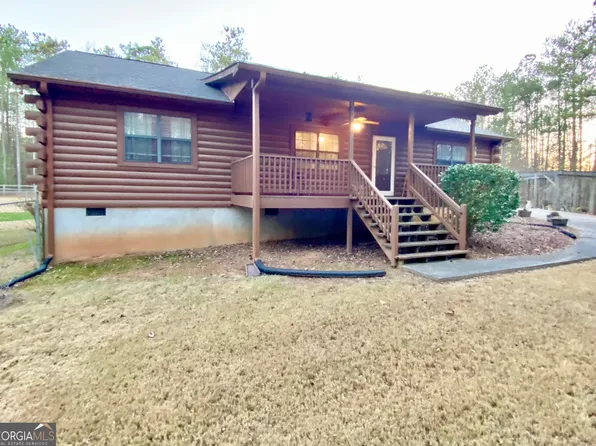 8911 Daer Water Dr, Winston, GA 30187