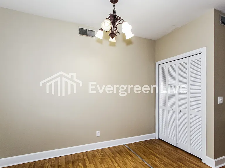 200 Lamplighter Ln — Photo 5