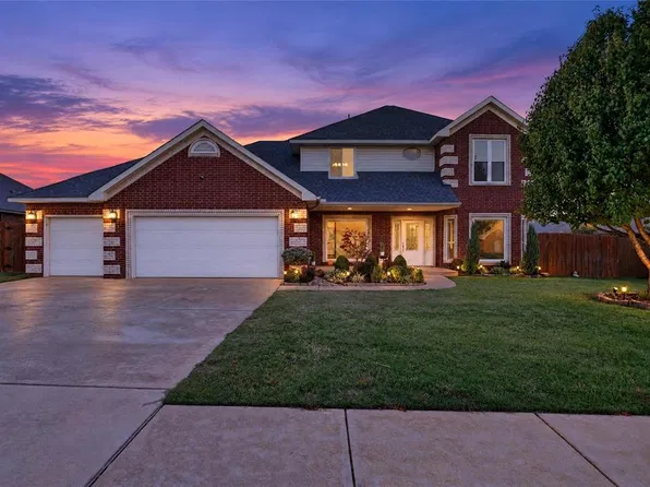 313 N Topaz Way, Mustang, OK 73064