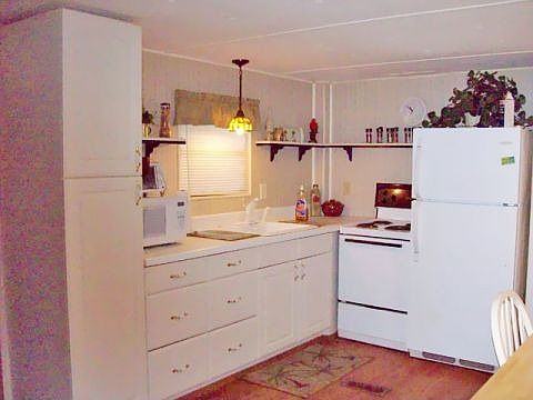 2nd image of 1071 Cloverleaf Cir