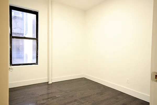 Rented by Dynamik Realty | media 32