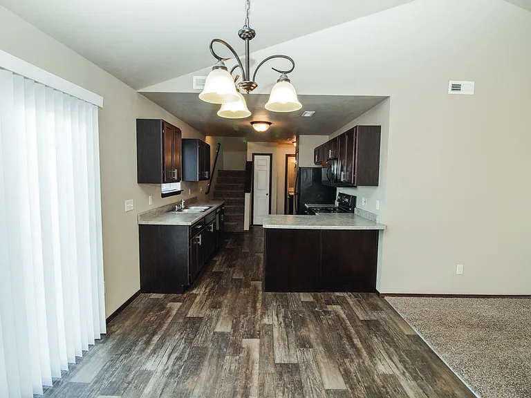 West Pointe Commons — Photo 3