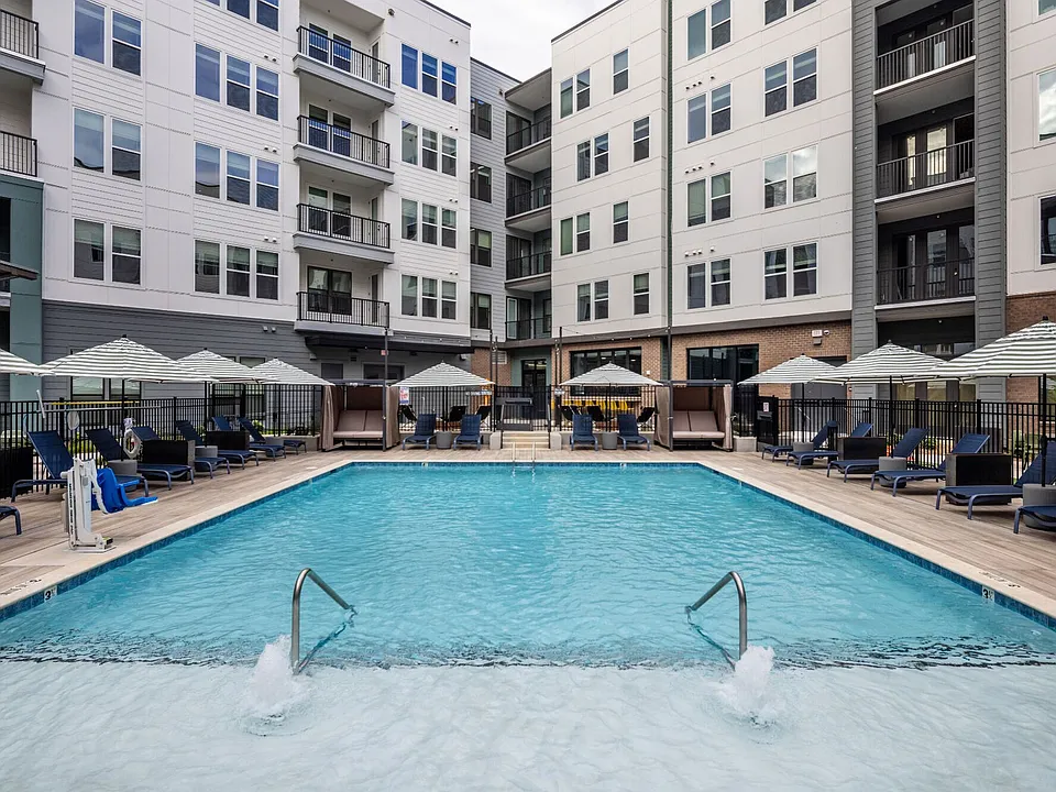 Broadstone West End apartments community photo