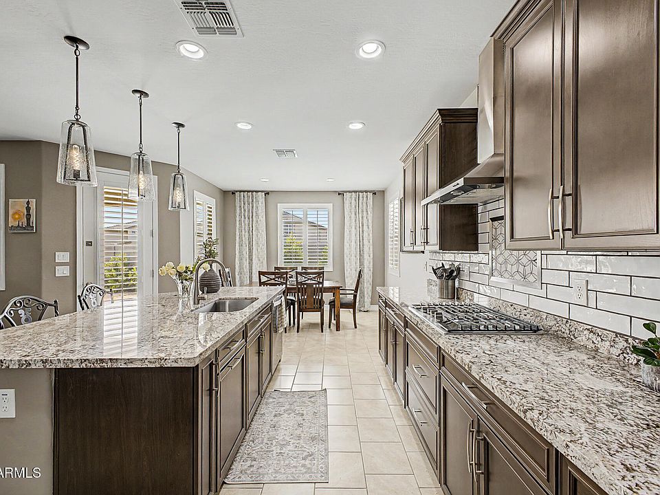 1st image of 17383 W VICTORY Street