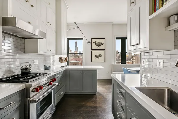 Sold by Compass | media 1