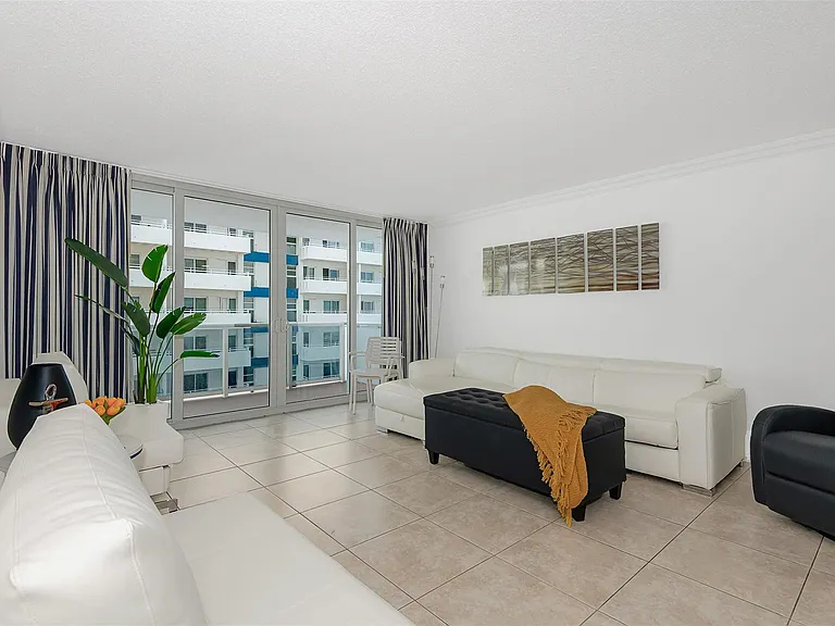 3140 S Ocean Dr #509 — Photo 13
