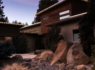 19950 Pinewood Rd, Bend, OR 97702