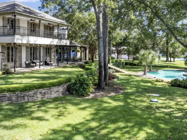 3920 Smelley Rd, Longview, TX 75605