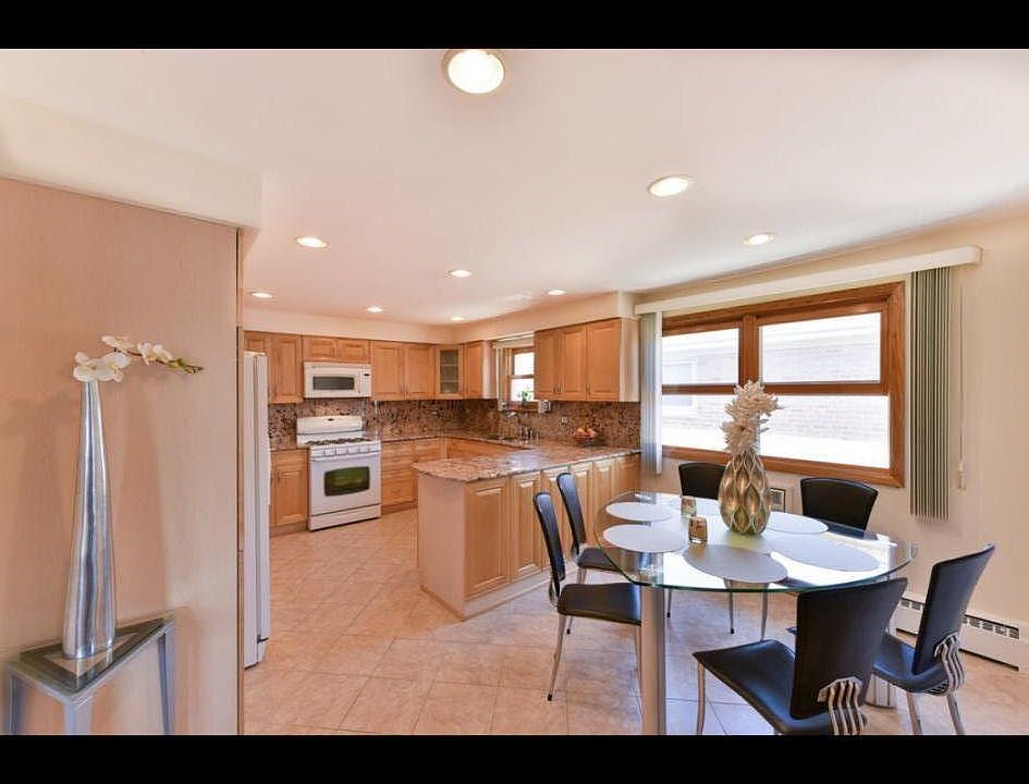 1st image of 4605 N Sayre Ave #2C