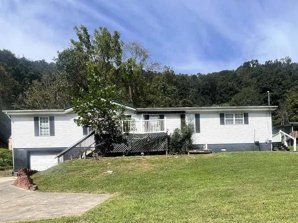 659 Campbells Creek Dr, Charleston, WV 25306