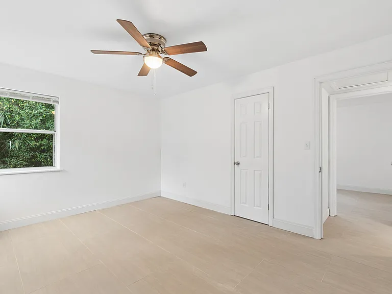 220 NW 33rd Ave — Photo 19