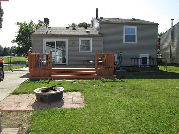 Backyard w/ Deck