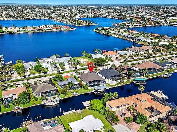 3rd image of 5015 Pelican Blvd