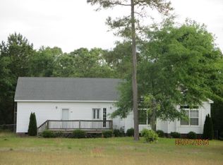 131 Edgewater Ln, Richlands, NC 28574