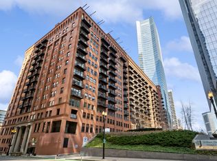 165 N Canal St APT 1414, Chicago, IL 60606