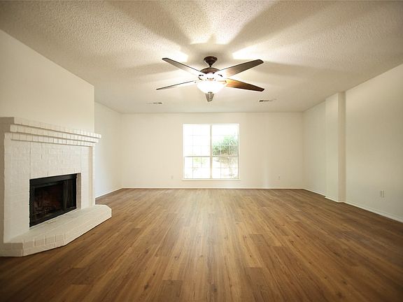 2nd image of 730 Bethany Lake Blvd