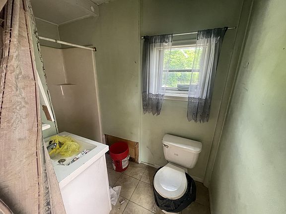 2nd image of 2389 Neighbors Dr