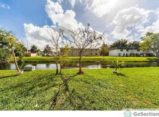 7302 SW 8th Ct, North Lauderdale, FL 33068