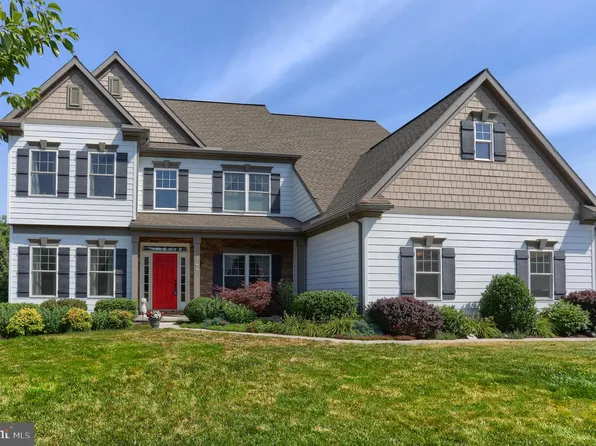 144 Savannah Dr, Hummelstown, PA 17036