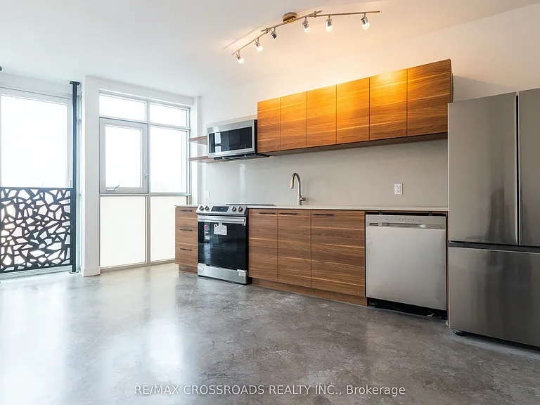 3333 Dundas St W #3A — Photo 3