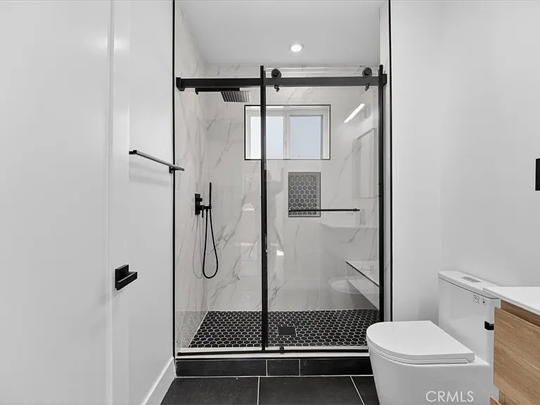 7053 Fallbrook Ave — Photo 8