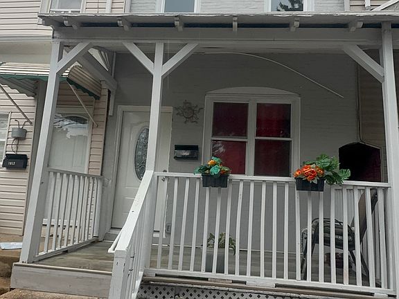 4th image of 1014 Pear St