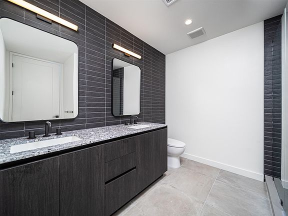 5th image of 84 East Ave #3102