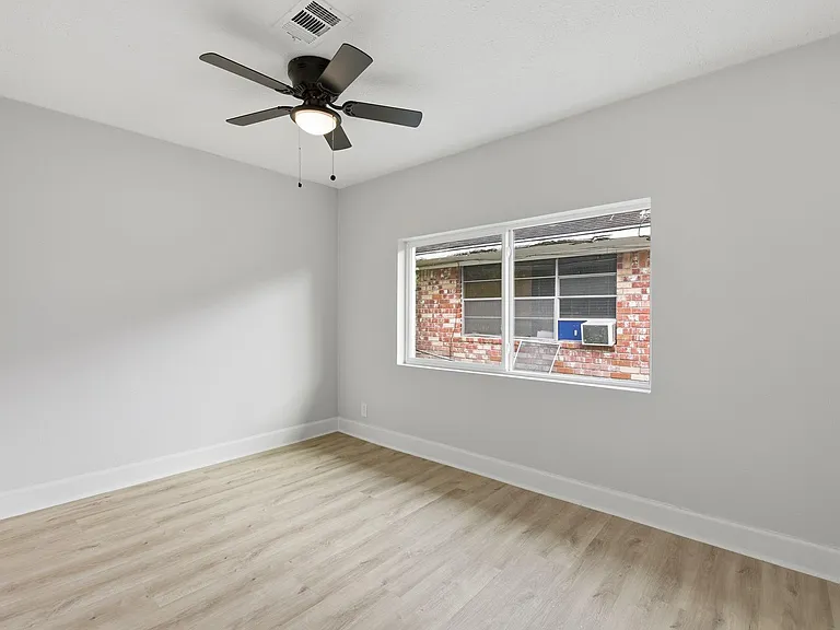 3411 Wentworth St — Photo 17