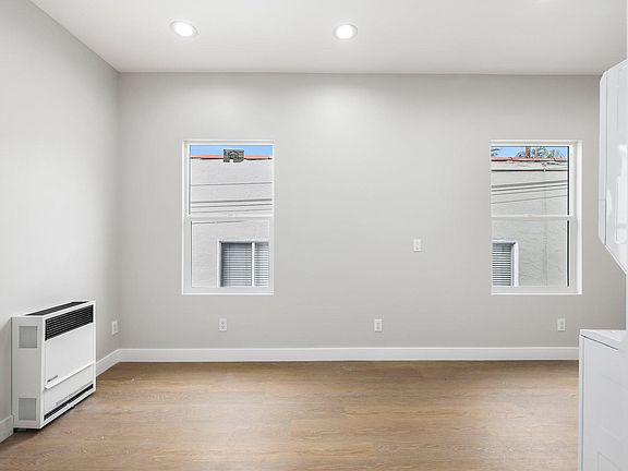 3rd image of 1221 E 1st St #14