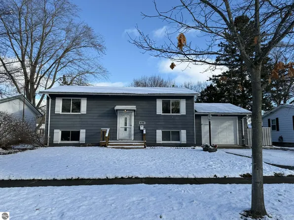 1029 Taylor St, Mount Pleasant, MI 48858