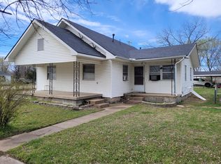 101 N Elm St, Commerce, OK 74339