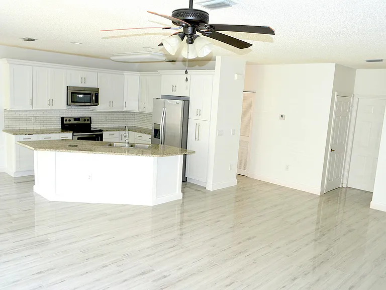 3003 Caffia Way — Photo 8