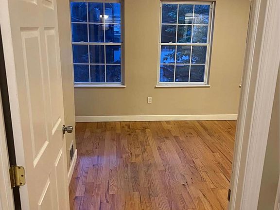 4th image of 242 Pine St #1