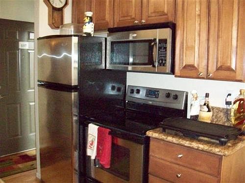 5th image of 504 Northbank Ct APT 10