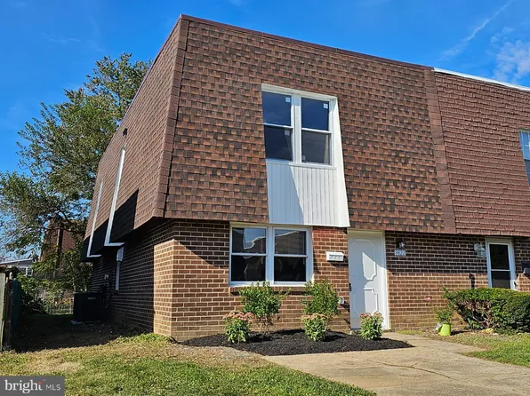 9822 Bonner St, Philadelphia, PA 19115