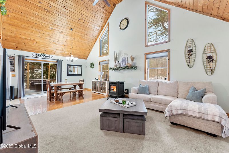 3rd image of 46 Lausanne Lane