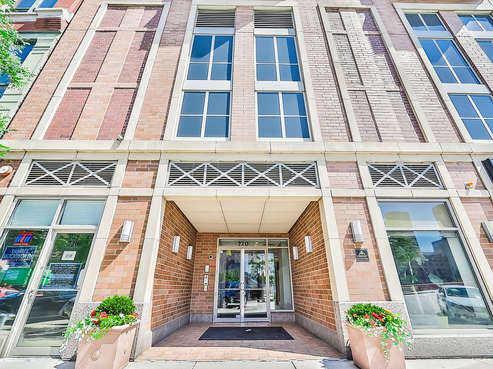 1st image of 720 W Randolph St #Penthouse 2
