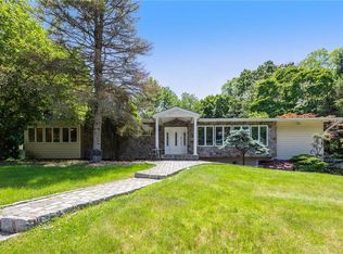 8 Gladwyne Ct, Spring Valley, NY 10977