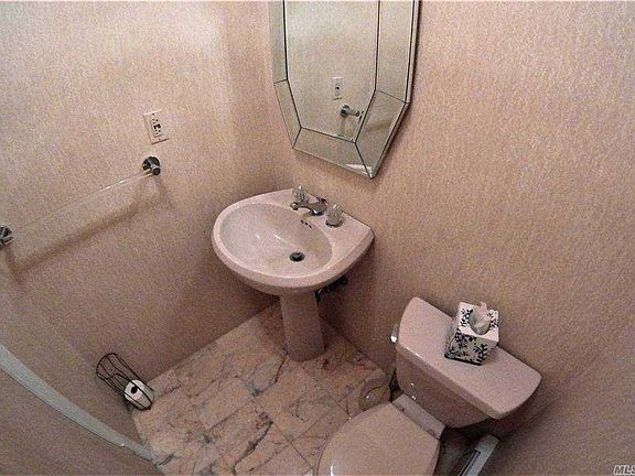 4th image of 1534 Lincoln Ave