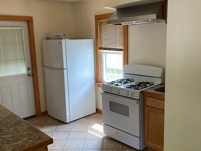 226 3rd St #2 — Photo 3