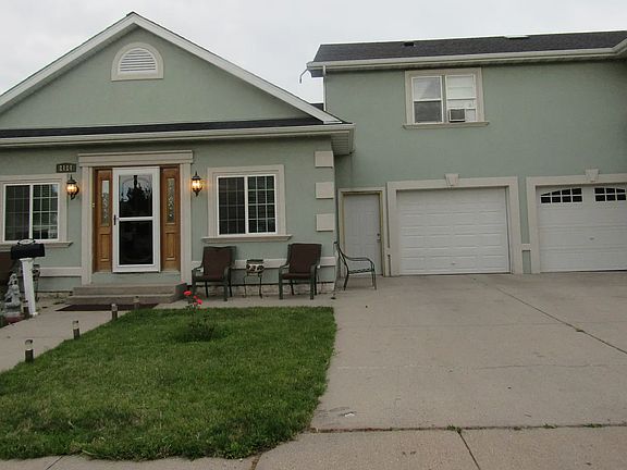 An old photo from a couple years ago of the front of the home